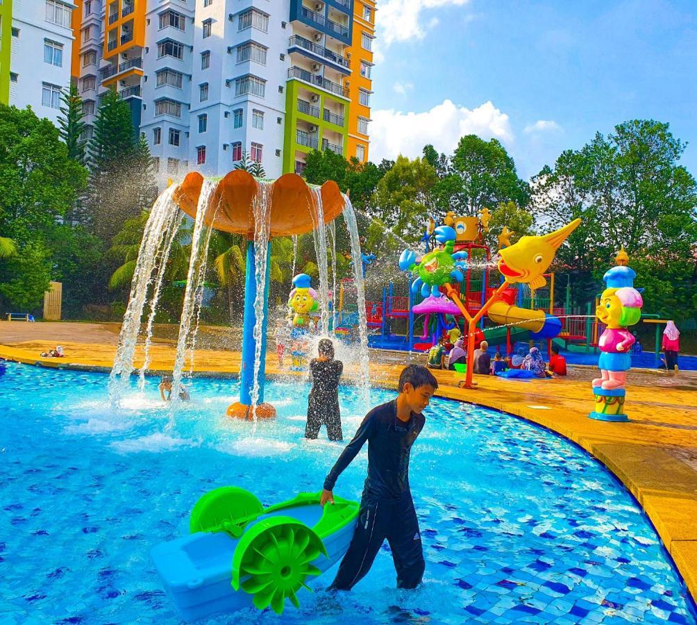 Melaka Top Largest Waterpark Resort - By Youbnb Homestay Melaka Exterior foto